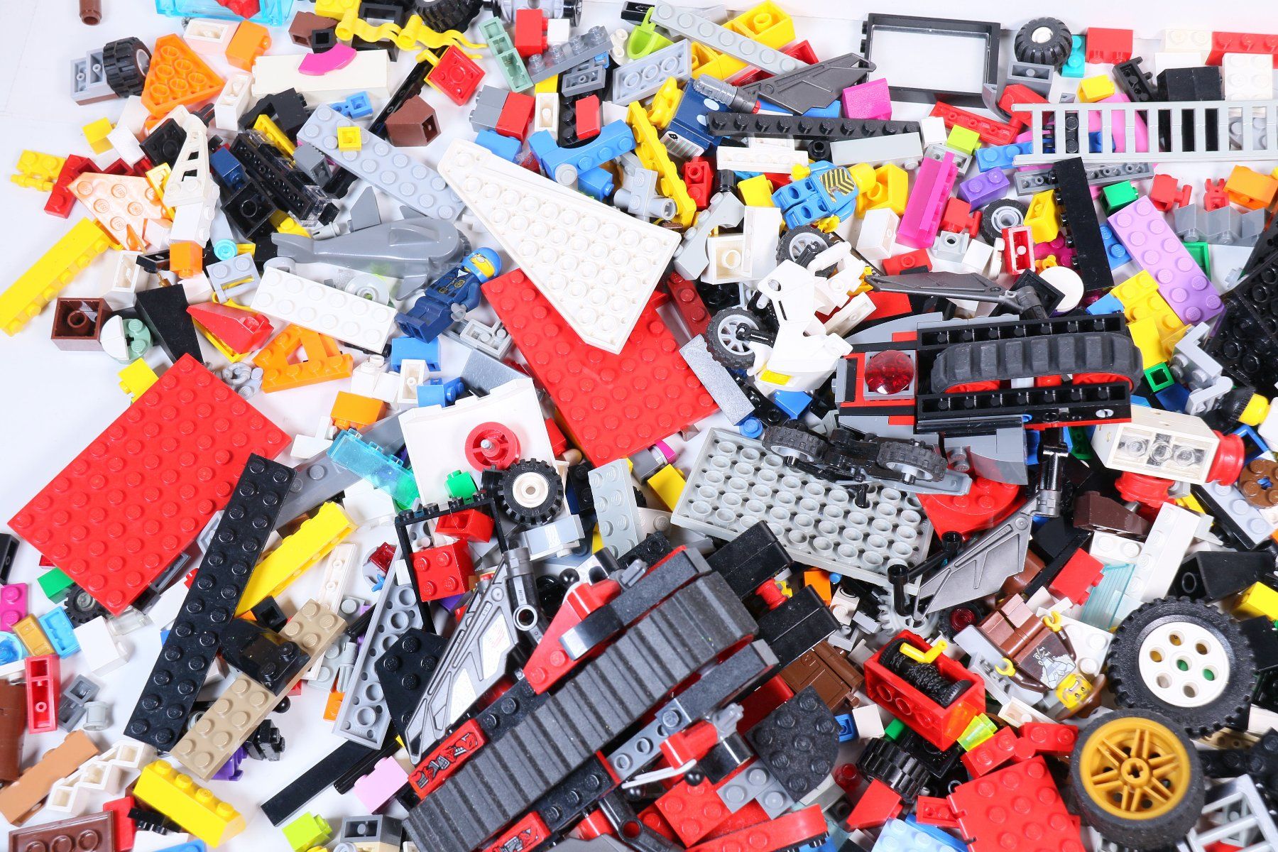 Lego Kit di costruzioni: 1.5 kg. Legoteile mit Minifiguren – Usato da Hettlingen venduto da Scholi99 2