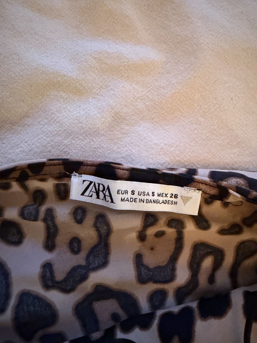 Zara Top: Zara Body Leopardenmuster – Usato da Meilen venduto da laraherre 1