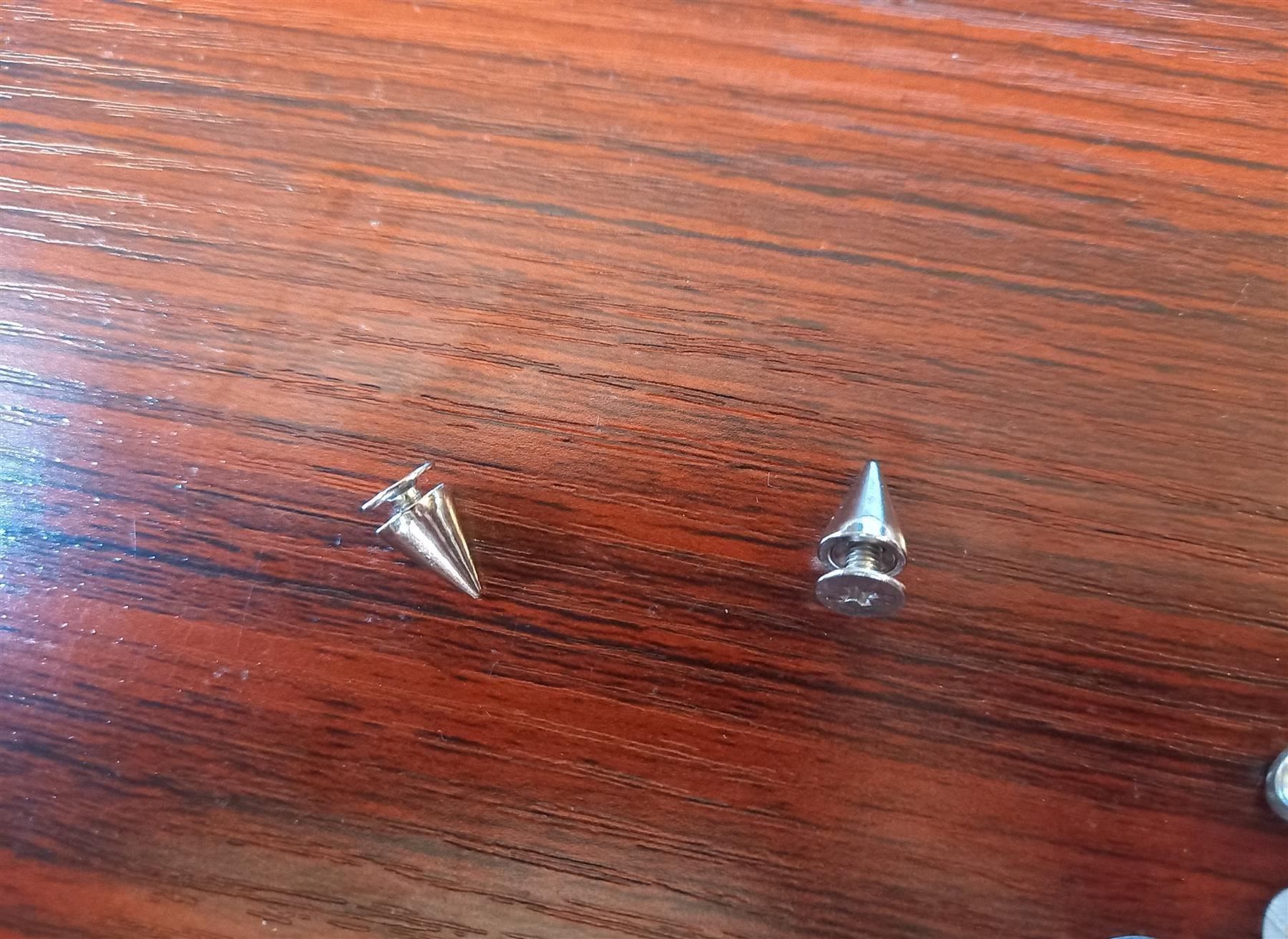 Alle Werkzeuge: 400x konischen Nieten 7x10mm / rivet conique – Neu und originalverpackt aus Bussigny von batishop 3