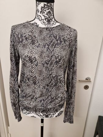 Schönes Shirt Gr. M mit Schlangenmuster Rückenausschnitt ...