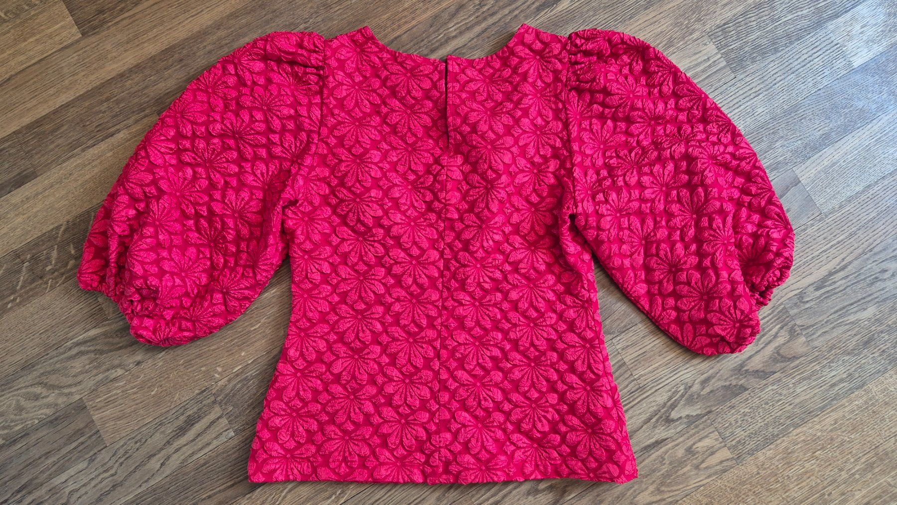 Top: Ichi red top floral pattern size 36 – Usato da Zürich venduto da mon_attitude 1
