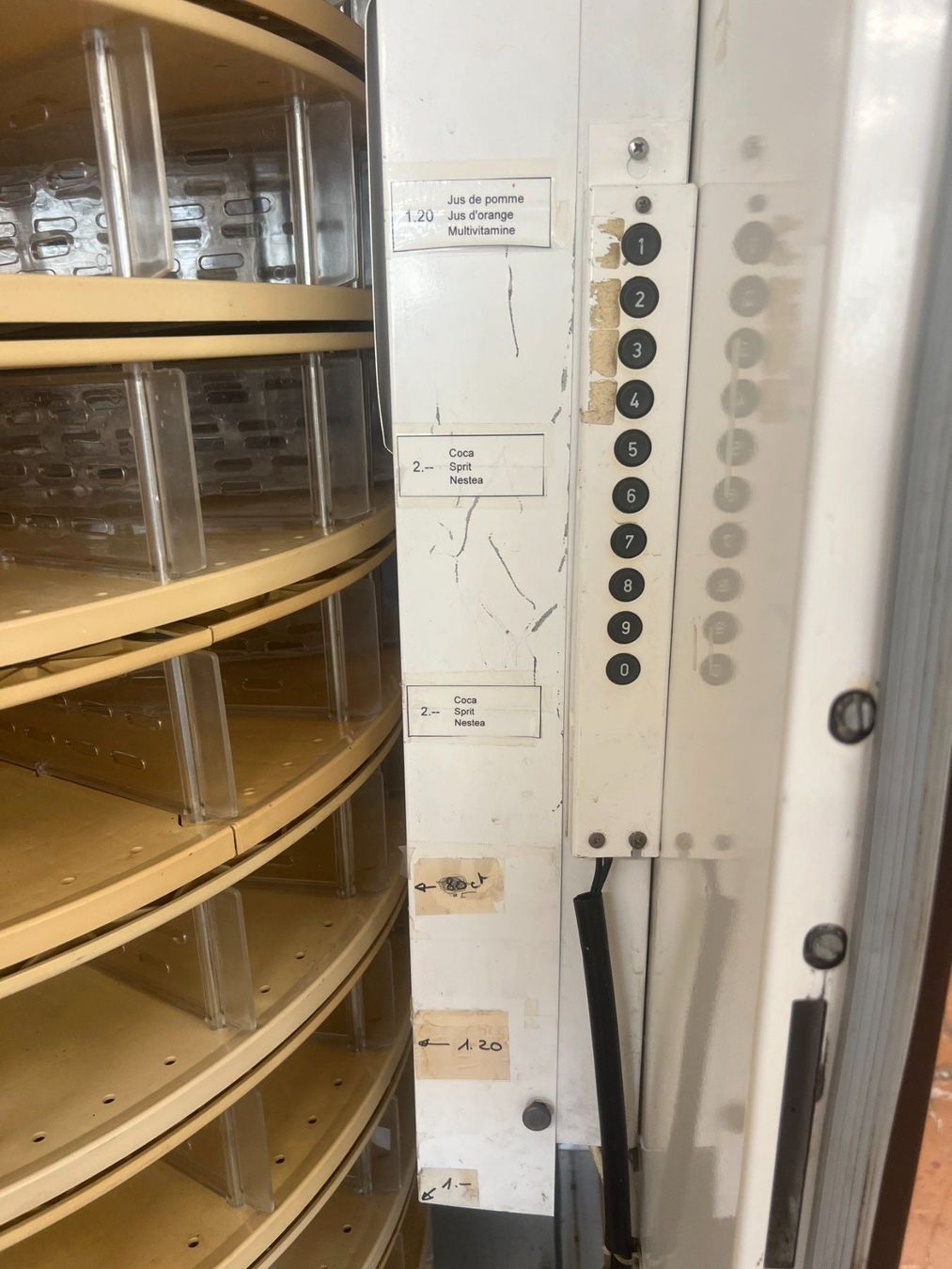 Selecta Sonstiges für die Gastronomie & Hotel: Selecta Automat – Gebraucht aus Basel von locolorenzo 3