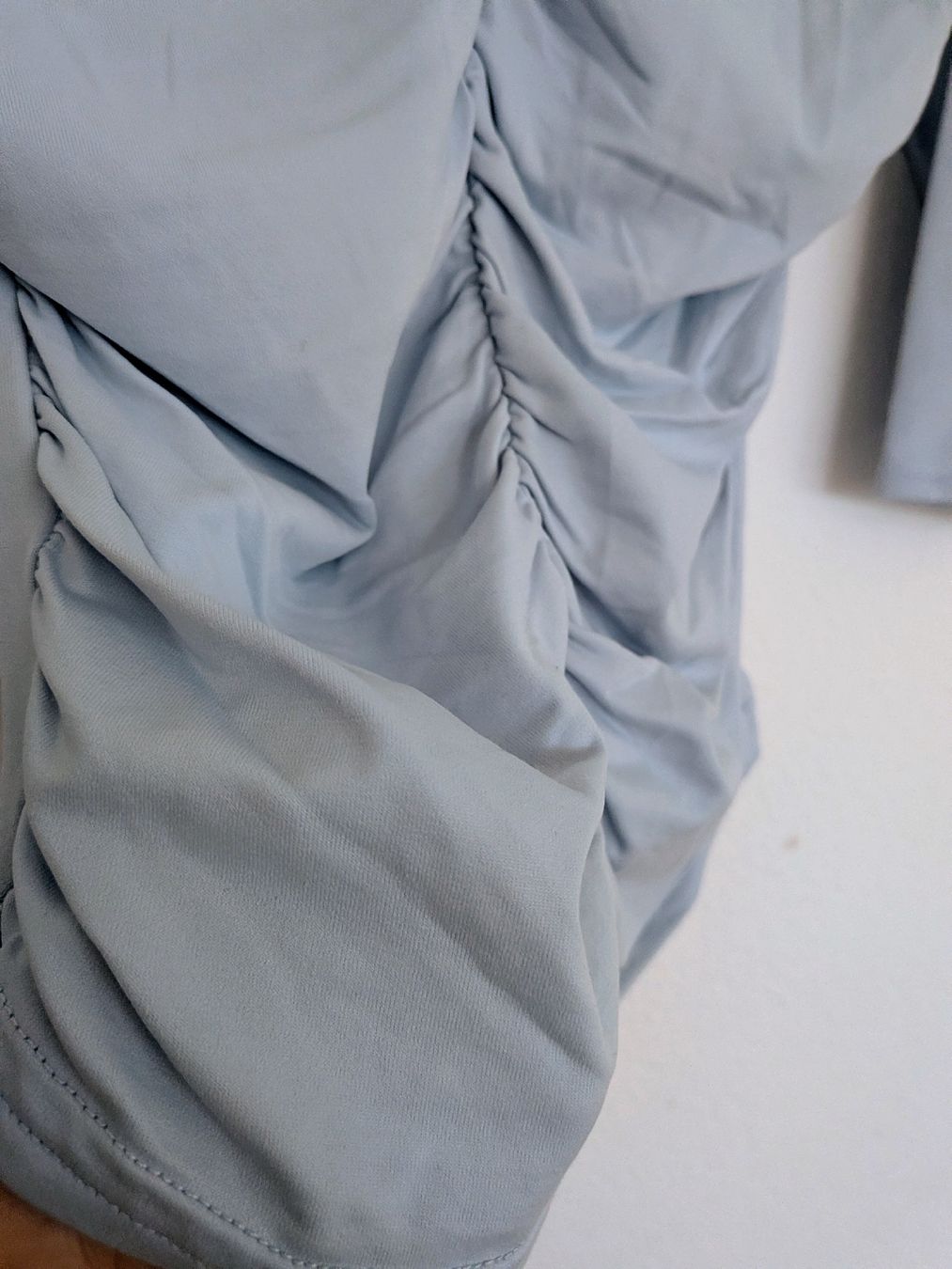 Top: Hellblaues Oberteil mit 3/4 Ärmeln Gr. XS/S – Usato da Basel venduto da JJ.Elena 2
