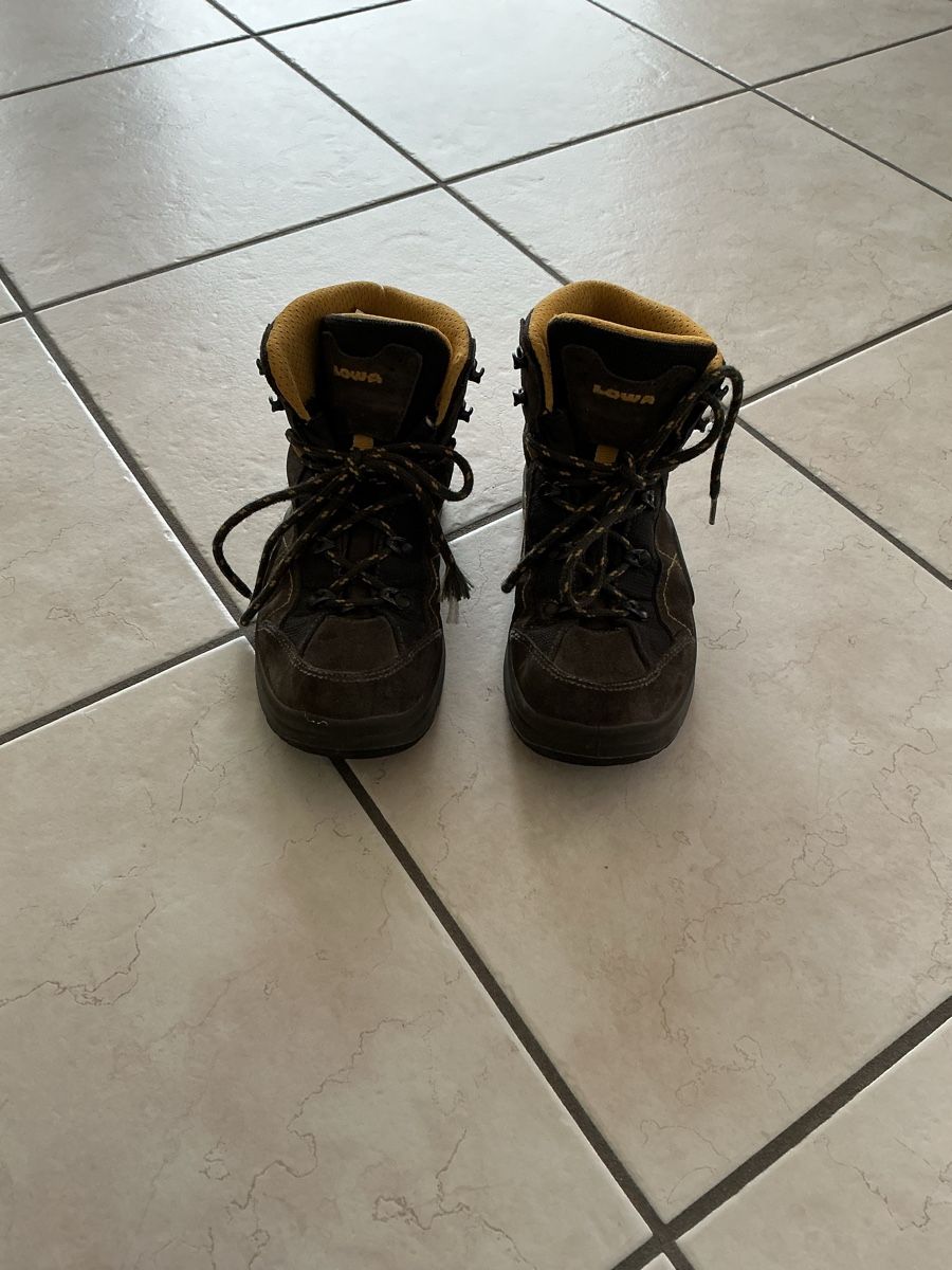 Lowa Scarpe per ragazzi: Lowa Wanderschuhe Größe 35 – Usato da Zimmerwald venduto da wuff81 3