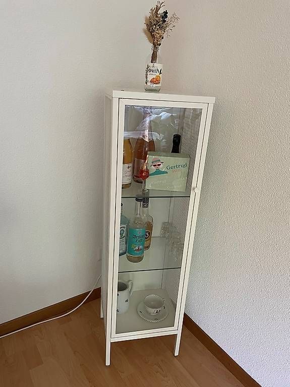 Vitrines: Schöne Glasvitrine zu verkaufen – D'occasion à Lyss par mal_t2fr