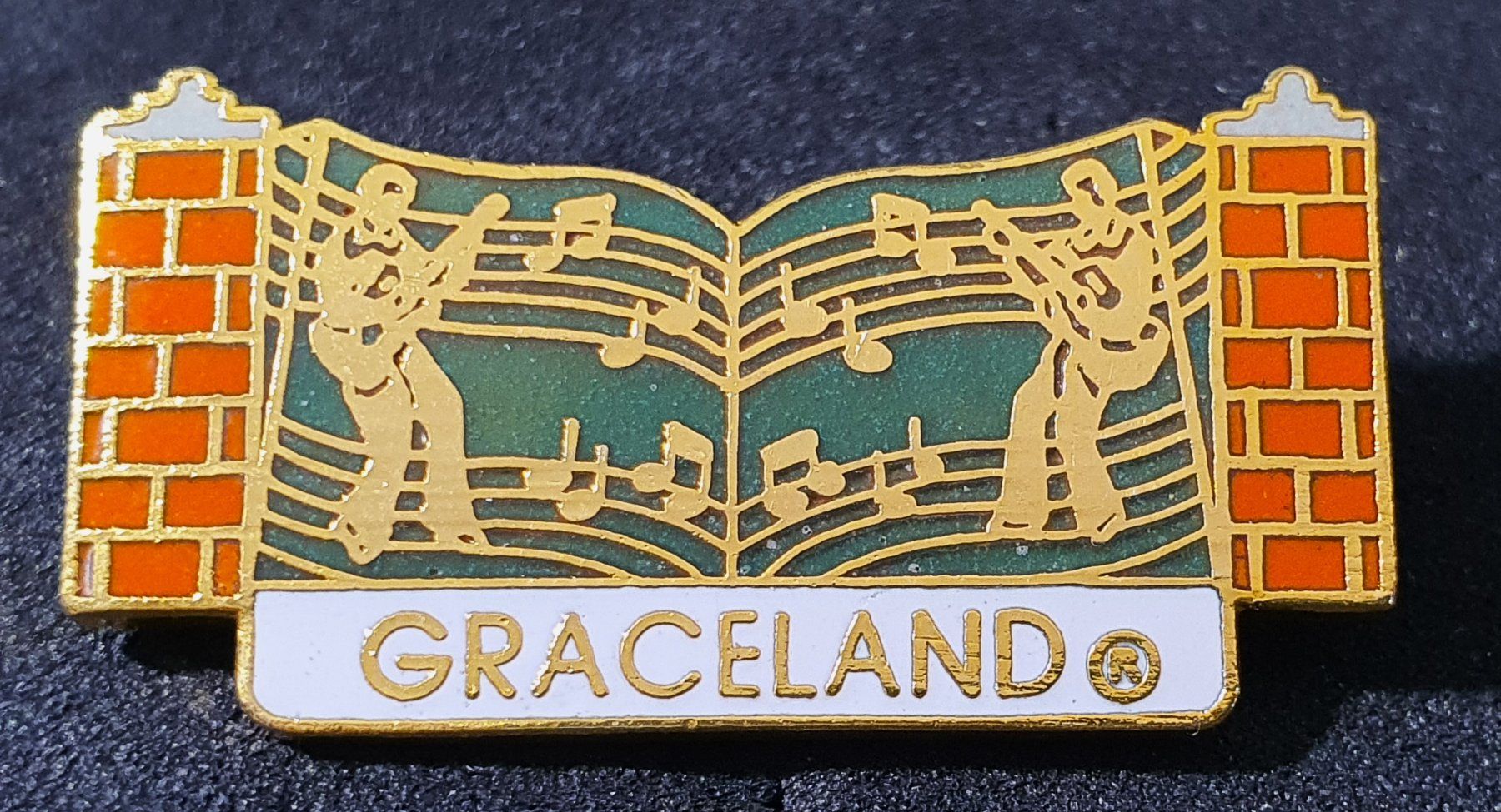 Placchette & Badge: CC781 - Brosche USA Elvis Presley GRACELAND – Usato da Reinach BL venduto da Boston-Verkauf