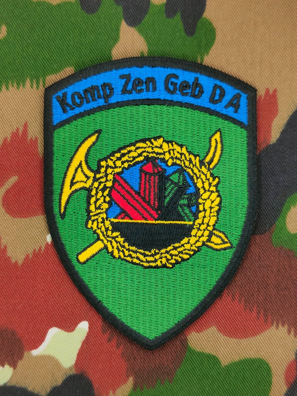 Schweizer Armee Placchette & Badge: Verbandsabzeichen Komp Zen Geb D A – Usato da Bauma venduto da SwissMilitaria
