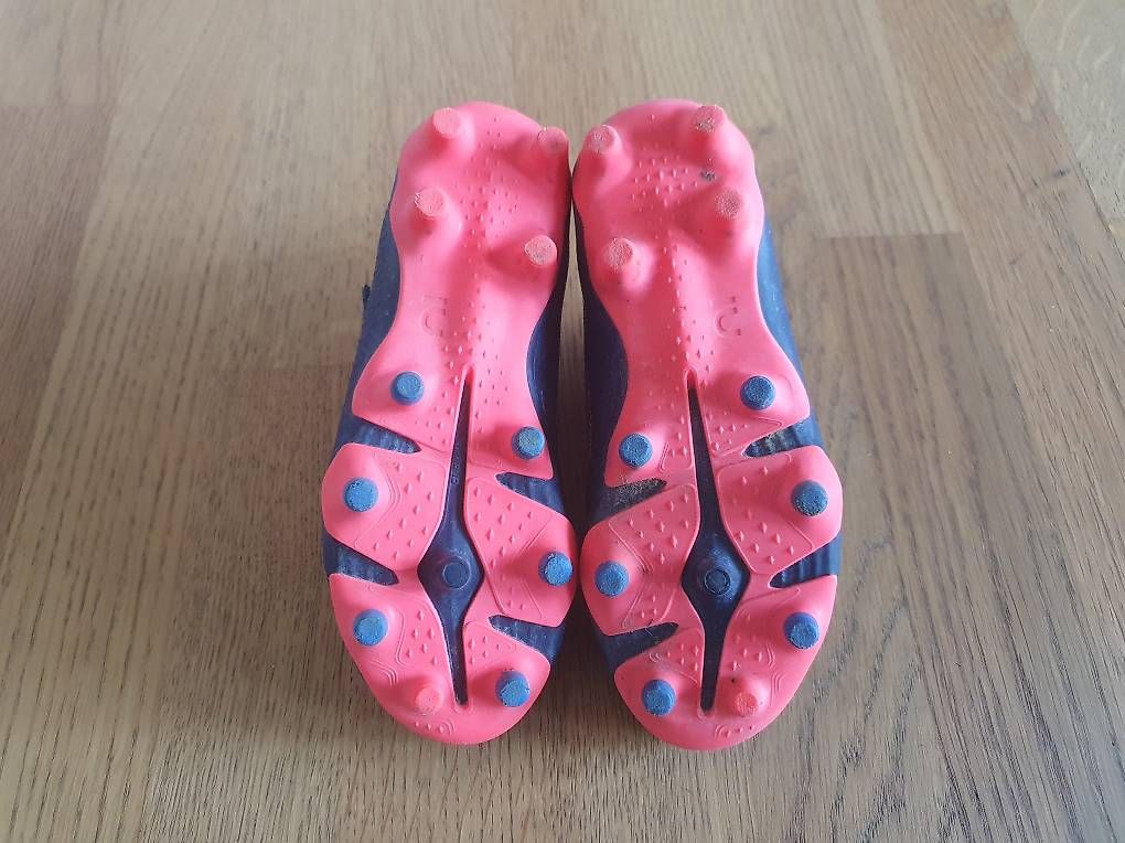 Scarpe per ragazzi: Fussballschuhe, Gr. 28 – Usato da Ostermundigen venduto da dallier 2