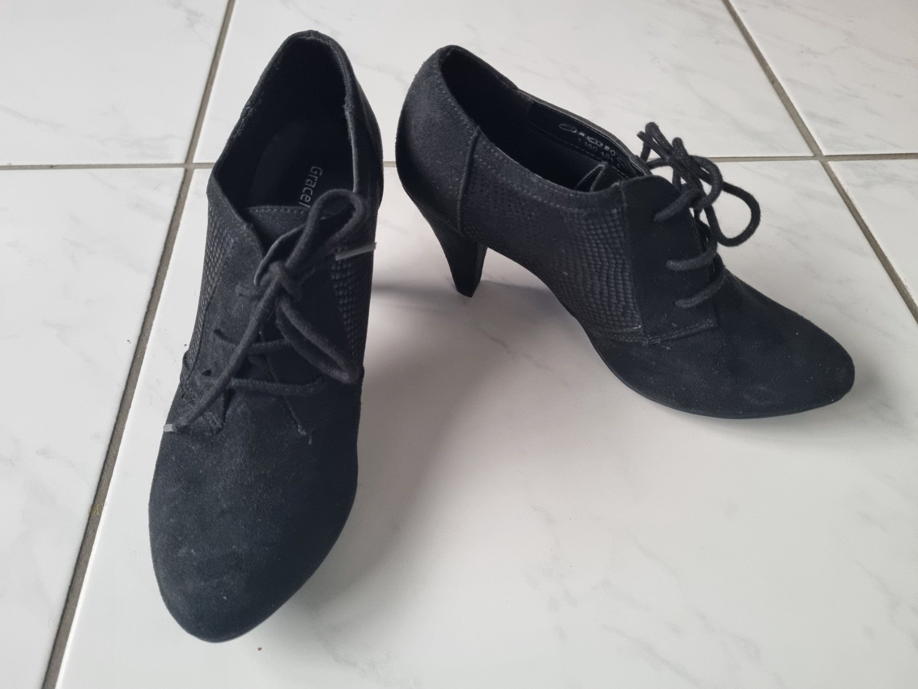 Scarpe da donna: Schöne Schnür Pumps – Nuovo (secondo la descrizione) da Nottwil venduto da Janny77 2