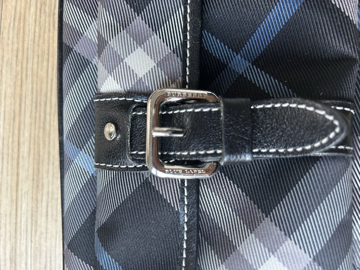 Burberry Borse: Vintage Burberry Tasche – Usato da Ostermundigen venduto da sam_pl7l 1