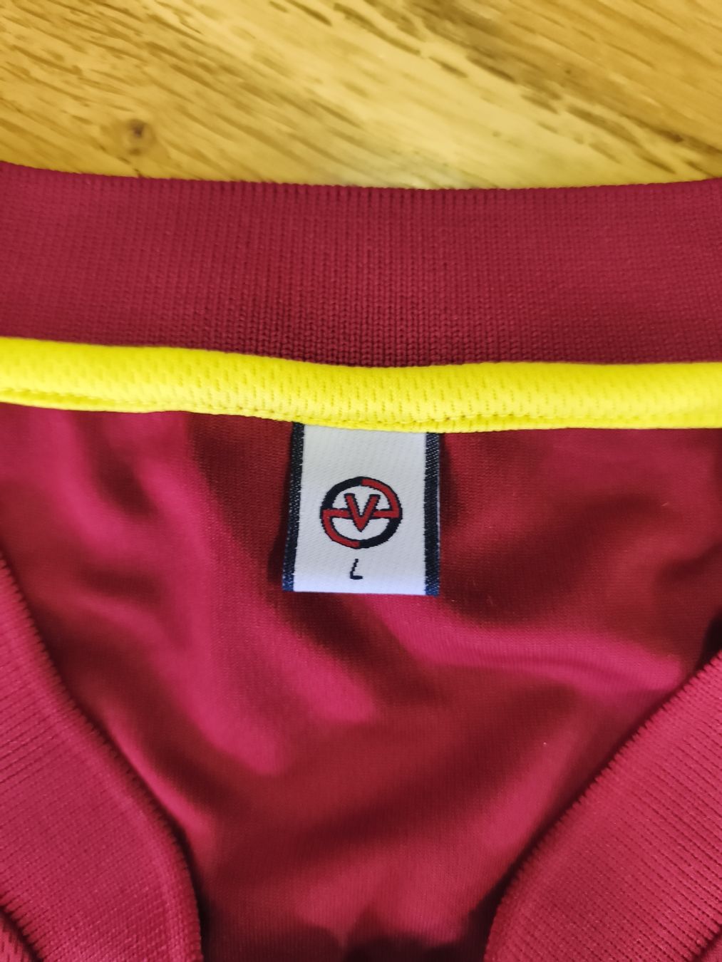 Canottiere & Pantaloni: A4 – Usato da Künten venduto da Schnaepplihuus 4