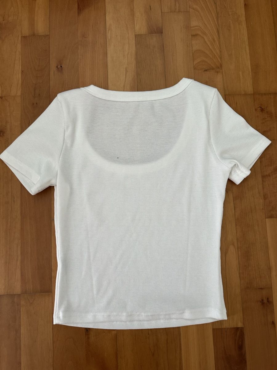 T-Shirts: weisses Tshirt – Neu (gemäss Beschreibung) aus Romanshorn von ila_2nzf 1