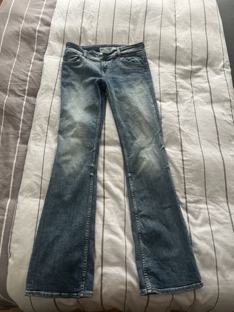 Bershka Lowwaist Bootcut Jeans Grösse 38