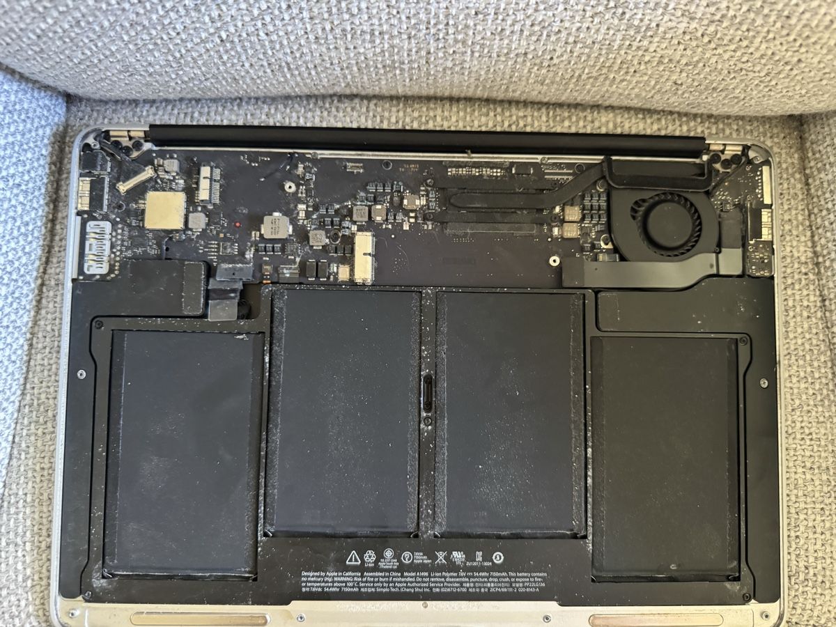 Apple Portables: MacBook Air 13 – Défectueux à Adliswil par Busys 4