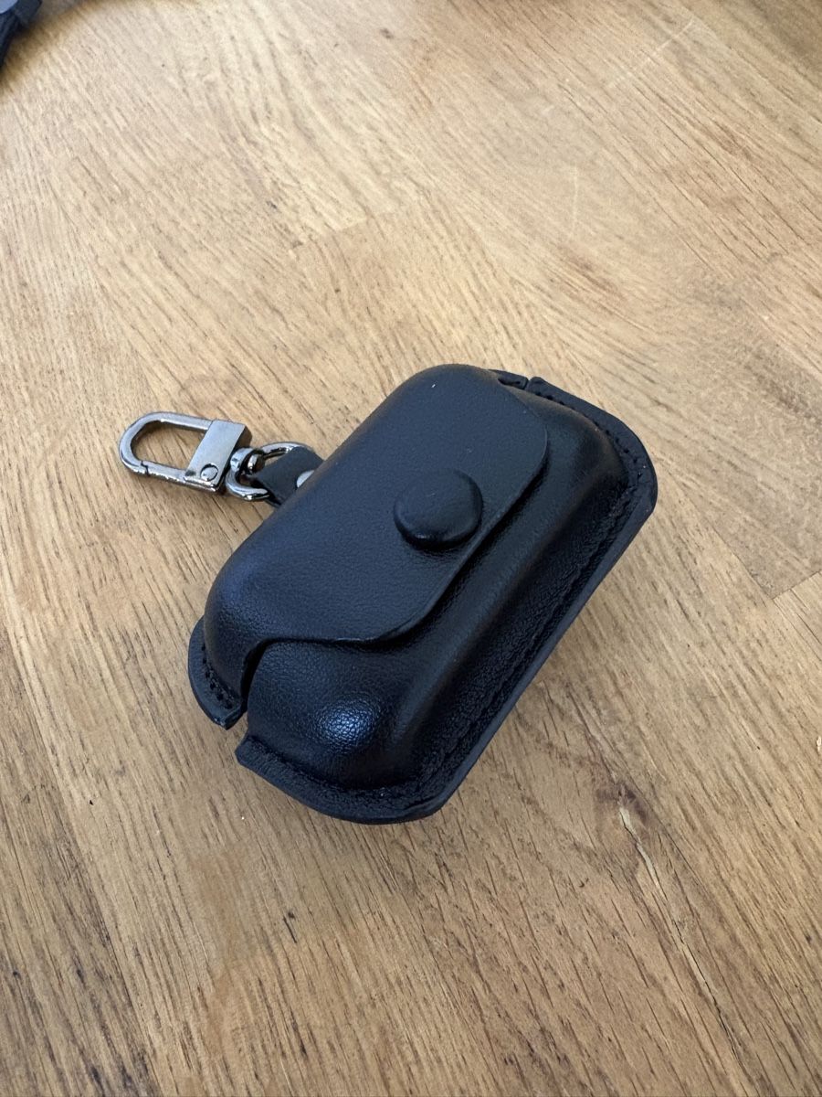 Coques & Protection écran: Case Housse protection Technics eah az 100 – Neuf avec emballage d'origine à Biel/Bienne par pat_kh7v 2
