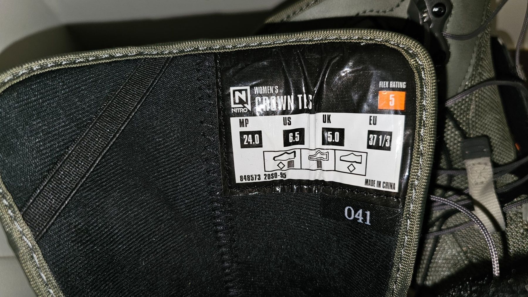 Snowboard Nitro Scarpe da uomo: NITRO CROWN TLS  eu 37 1/3, mp 24 – Usato da Rupperswil venduto da 3212 5