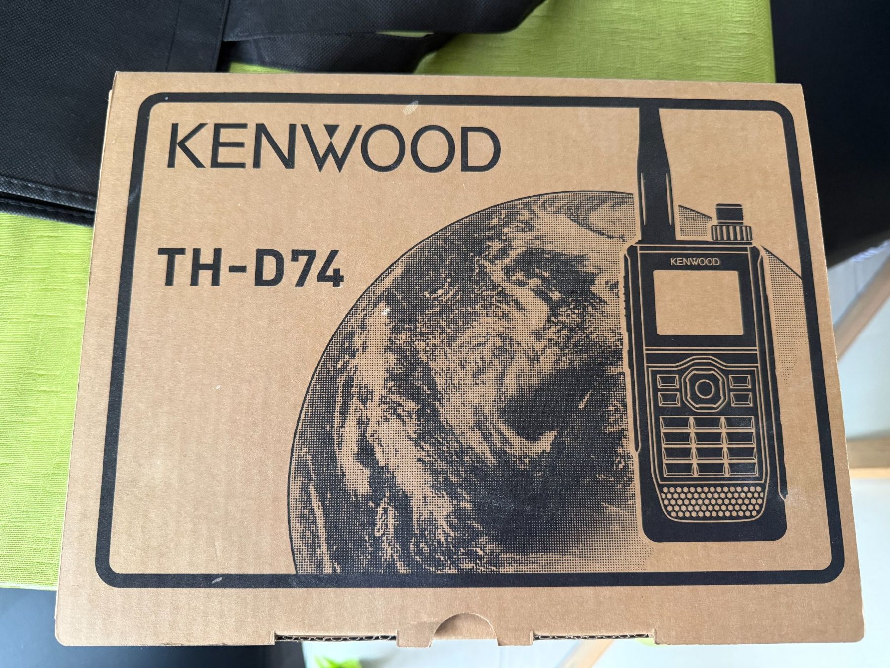Kenwood Technique de radiocom: Kenwood TH-D74E VHF/UHF Handfunkgerät– D-STAR/FM neuwertig – D'occasion à Kloten par Niemalsbescheiss 1