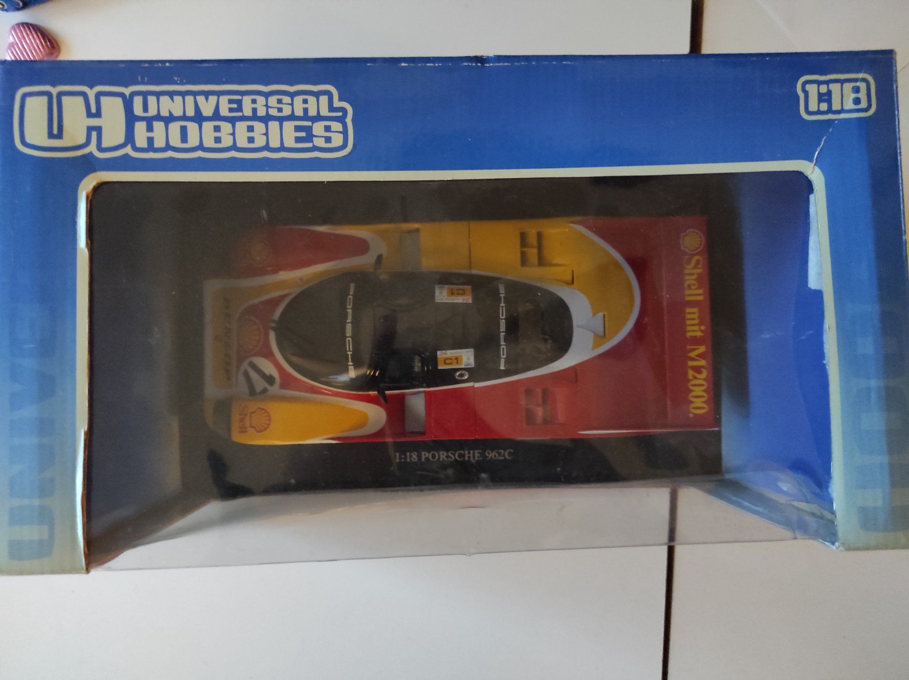 Porsche Modellini d'auto: Porsche 962C "Shell" #17 LM 88' von Universal Hobbies 1/18 – Nuovo e nell'imballaggio originale da La Chaux-de-Fonds venduto da Standmodelle 3