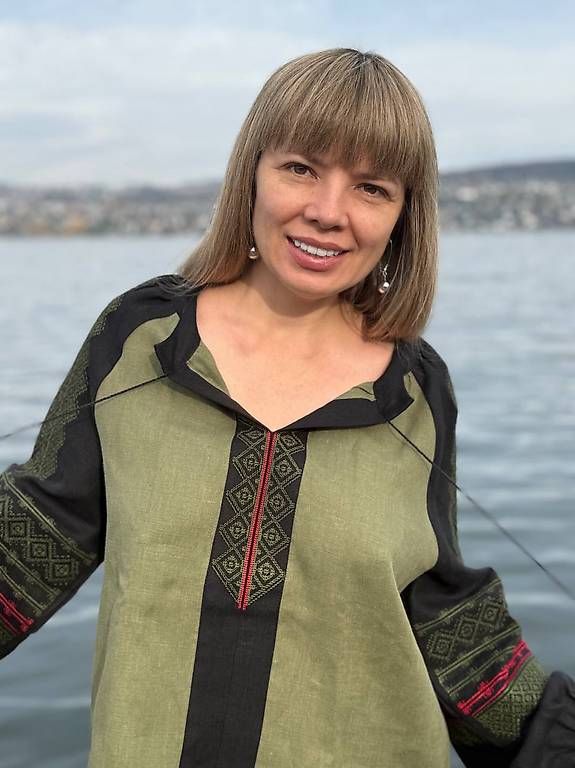 Camicette: Bestickte Leinenbluse für Damen  – Usato da Thalwil venduto da han_2b8c 1