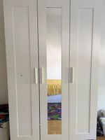 Kleiderschrank weiss 3 Tueren mit Spiegel guter Zustand
