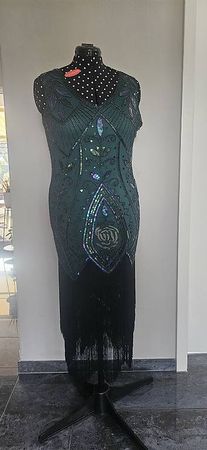 Kleid mit Perlen und Fransen Grösse M/L neu