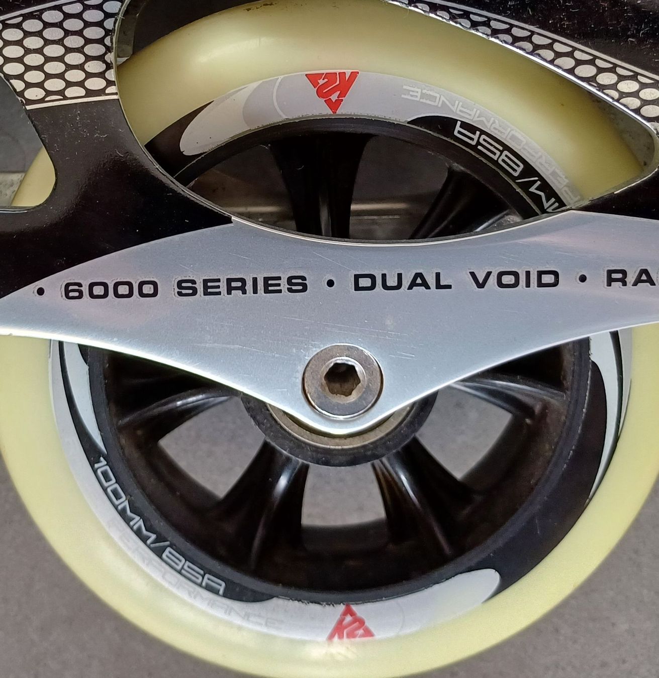 K2 Pattini in linea & Pattini a rotelle: K2 Radical Inlineskates 100mm Rollen – Usato da Weinfelden venduto da LAUI2 1