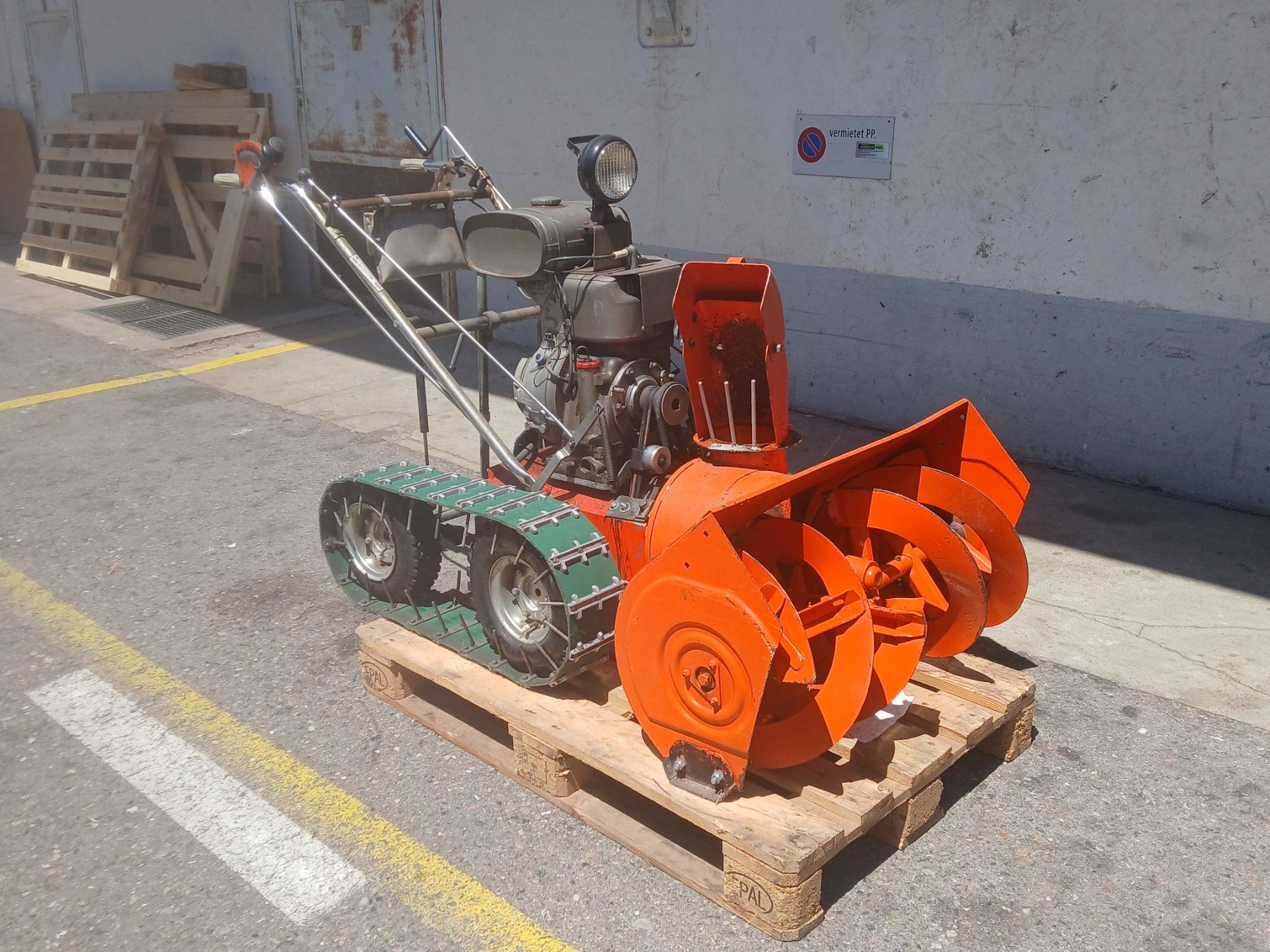 Universal Toutes les machines: Universal Raupen Schneefräse – Défectueux à St. Gallen par BGT02