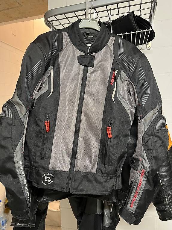 Jacken: Motorradjacke Gr. S – Gebraucht aus Kaiseraugst von nic_ks5t