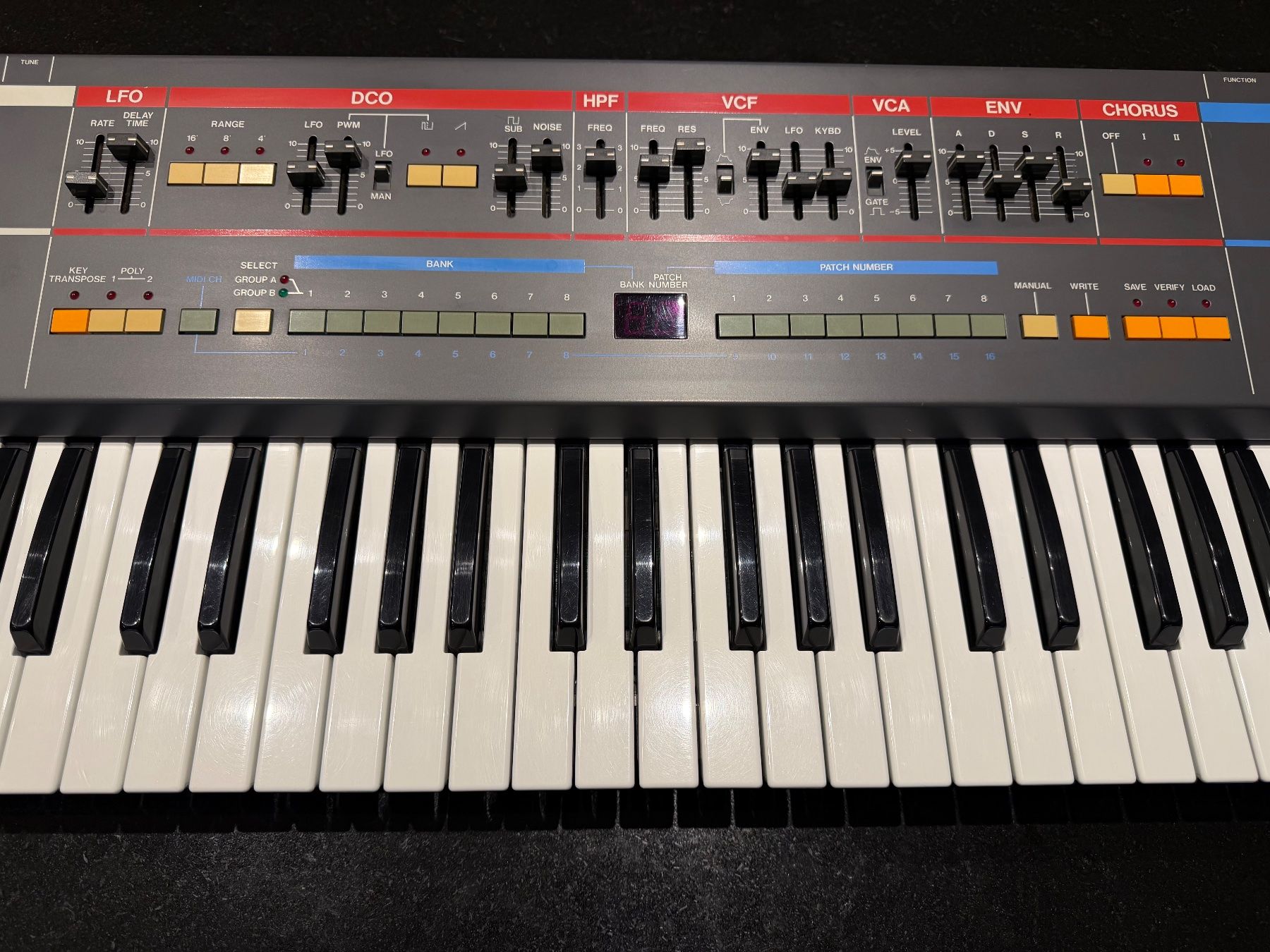 Roland Musikinstrumente: Roland Juno-106, excellent état – Gebraucht aus Lausanne von jlm_f79b 3