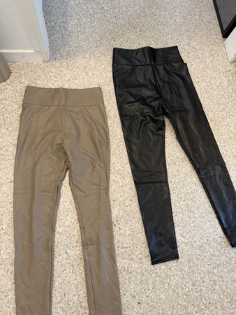 Set 2 Kunstleder Leggings schwarz beige Grösse M neu