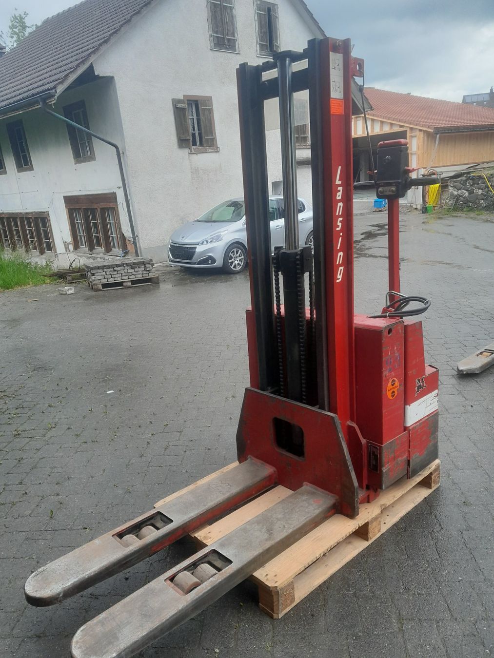 Carrelli elevatori e a forche: Deichsel-Stapler Lansing EGI 12.5 – Difettoso da Steg im Tösstal venduto da a-techservice 1