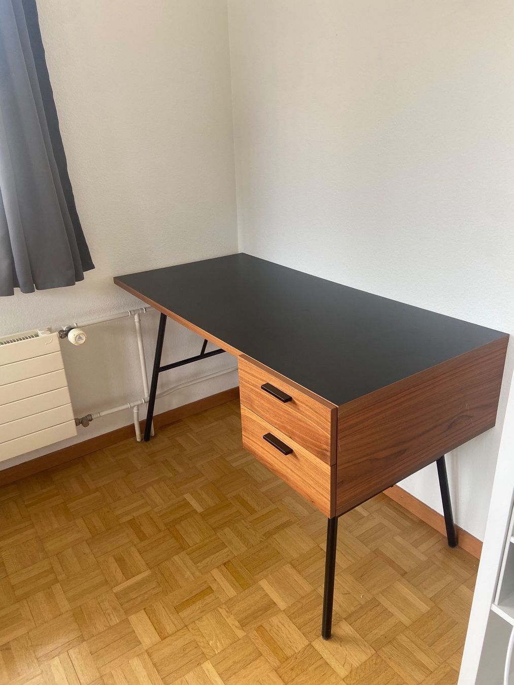Scrivanie: Schreibtisch – Usato da Bern venduto da JellevanEgmond 3