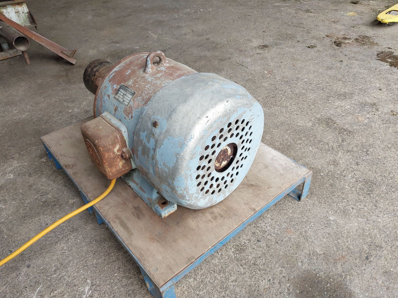 Motoren: Elektromotor 15PS 11kW – Gebraucht aus Trachslau von Vonau
