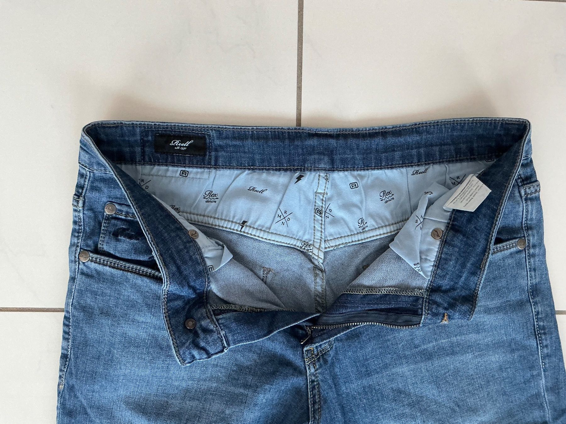 Hosen: Jeans Shorts Reell Gr.30 S/M – Gebraucht aus Biel-Benken BL von Sahra1 1