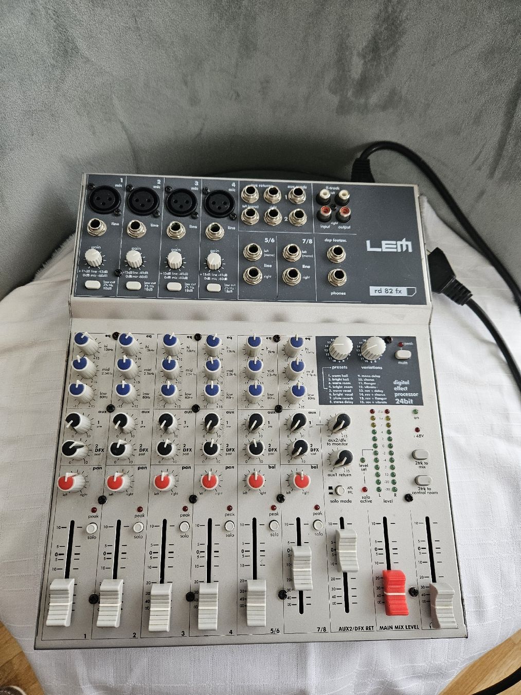 Lem Console di mixaggio: MIXER LEM RD 82 FX – Usato da Zürich venduto da Freblu48