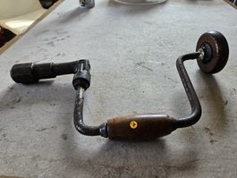 Antiker Handbohrer, Holzgriff, Vintage Werkzeug