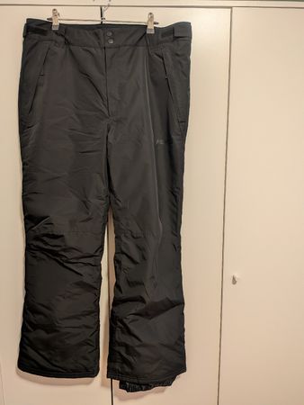 NEW MEN Nevica Black Ski Pants. Size XL - with tags
