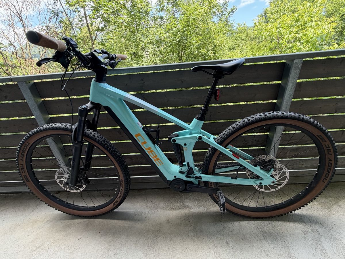 Bosch Velos: E-Bike Cube 28 Zoll – Gebraucht aus Aarau Rohr von kat_pvy8