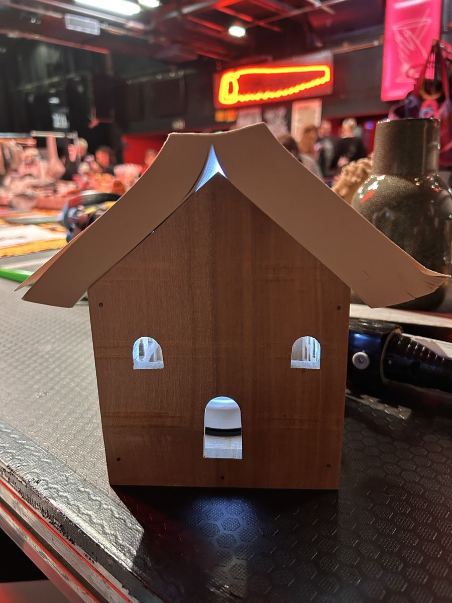 Tutte le decorazioni: Lampada casetta legno con libro  – Nuovo (secondo la descrizione) da Neuchâtel venduto da sar_nqn7
