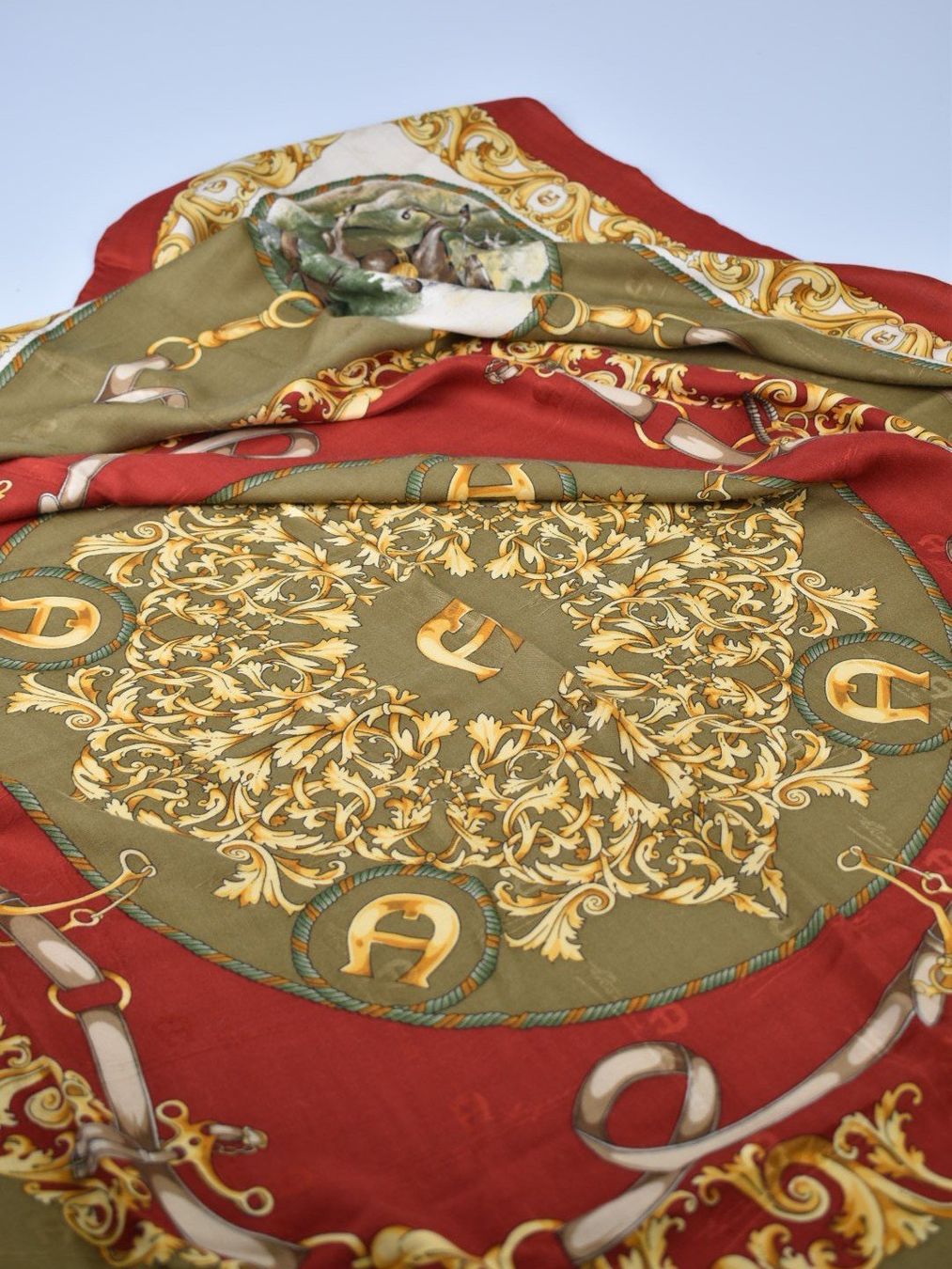 Aigner Foulard & Sciarpe: Aigner Foulard, Seide & Wolle – Usato da Nürensdorf venduto da 2ND_STORY 1