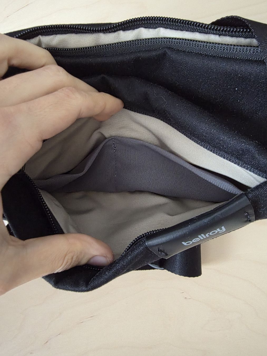 Bellroy Taschen: Bellroy Sling Mini, Fine Weave, Melbourne Black – Gebraucht aus Bäretswil von xxflockixx 1