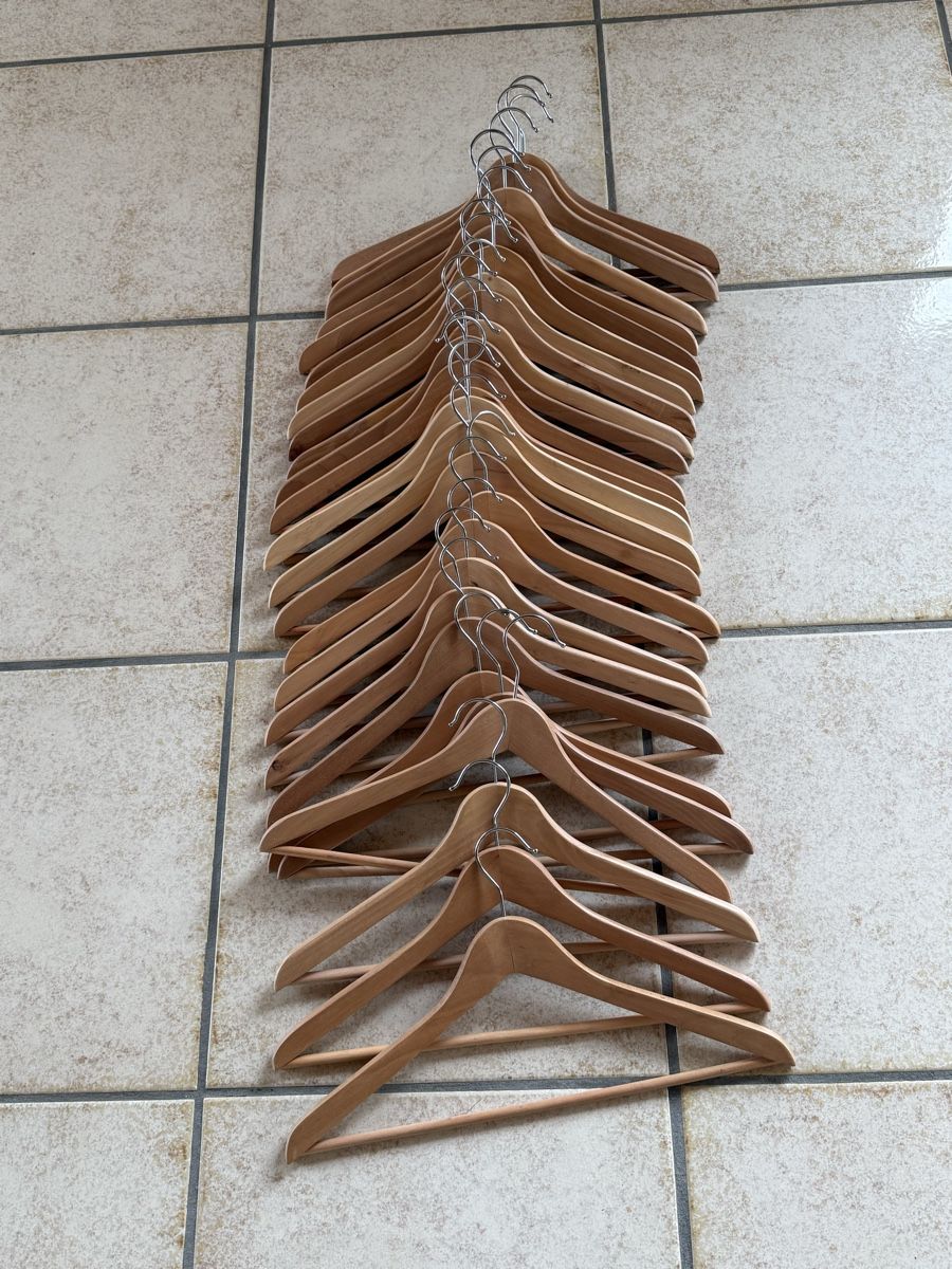 Ikea Kleiderbügel: 28 Holzkleiderbügel Ikea – Gebraucht aus Flüh von domiri