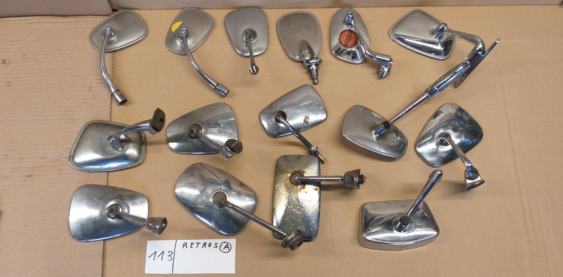 Tutti pezzi di ricambio auto: RETROVISEURS VOITURES OLDTIMER  1 Pc. A CHOIX sur env 60 Pc. – Usato da cortébert venduto da rlv 1