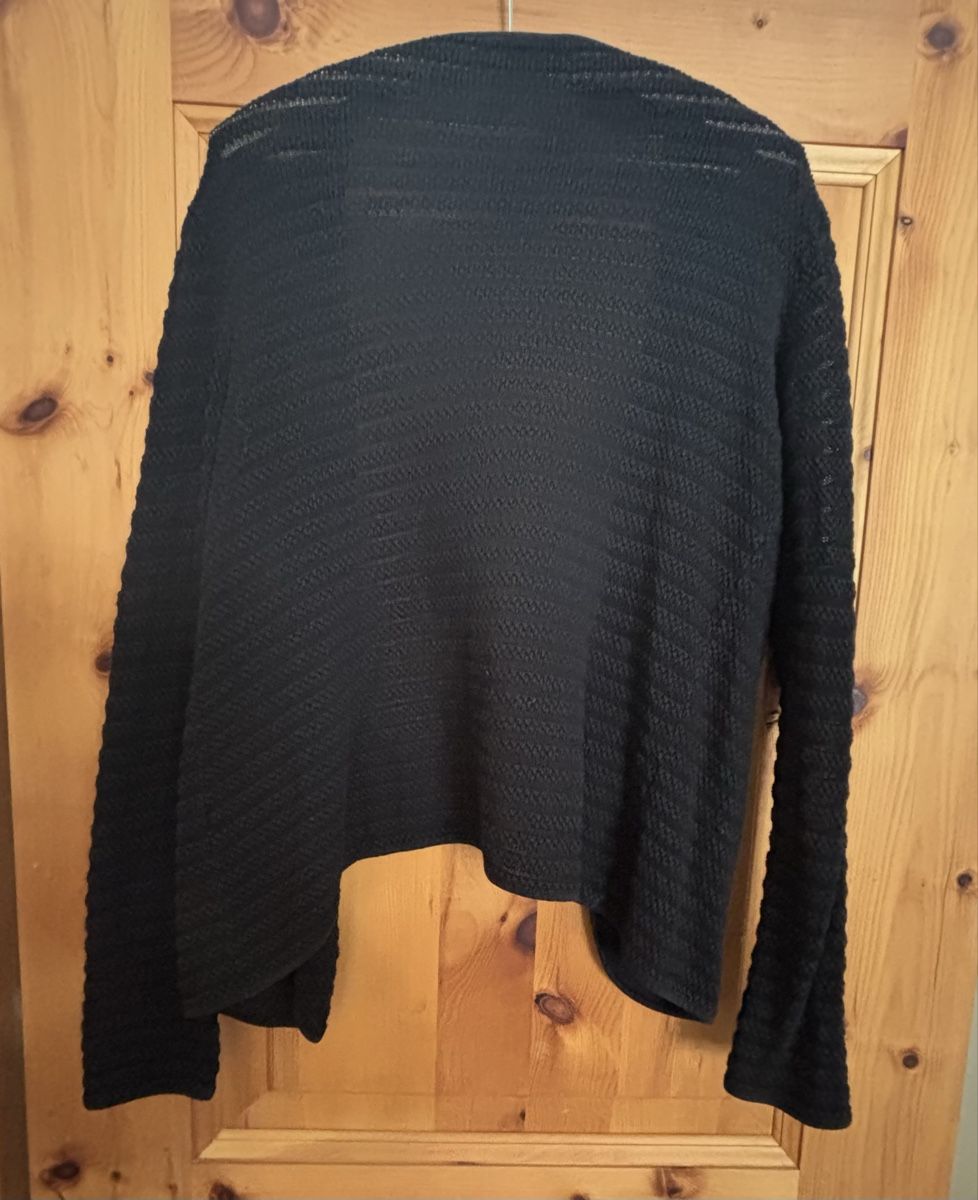 Only Giacche: Schwarze Strickjacke, Cardigan – Nuovo (secondo la descrizione) da Celerina venduto da Heli87 1