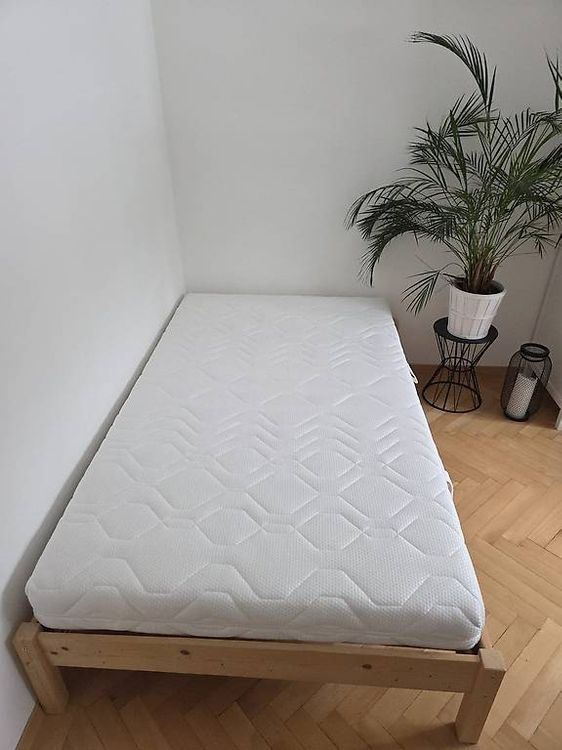 Bett Mit Lattenrost Und Matratze 120x200