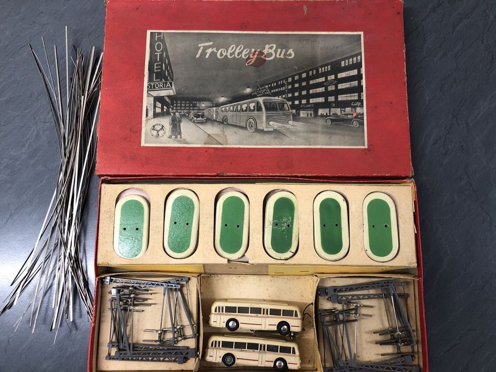 BRAWA/EHEIM TROLLEYBUS HO ARTICULATED TROLLEY BUS SET, BLUE/CREAM, BOXED, (A) | #472276104