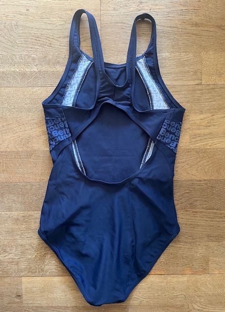 Bench Costumi da bagno & Bikini: Badekleid von Bench – Usato da Steinmaur venduto da Dyleila 1