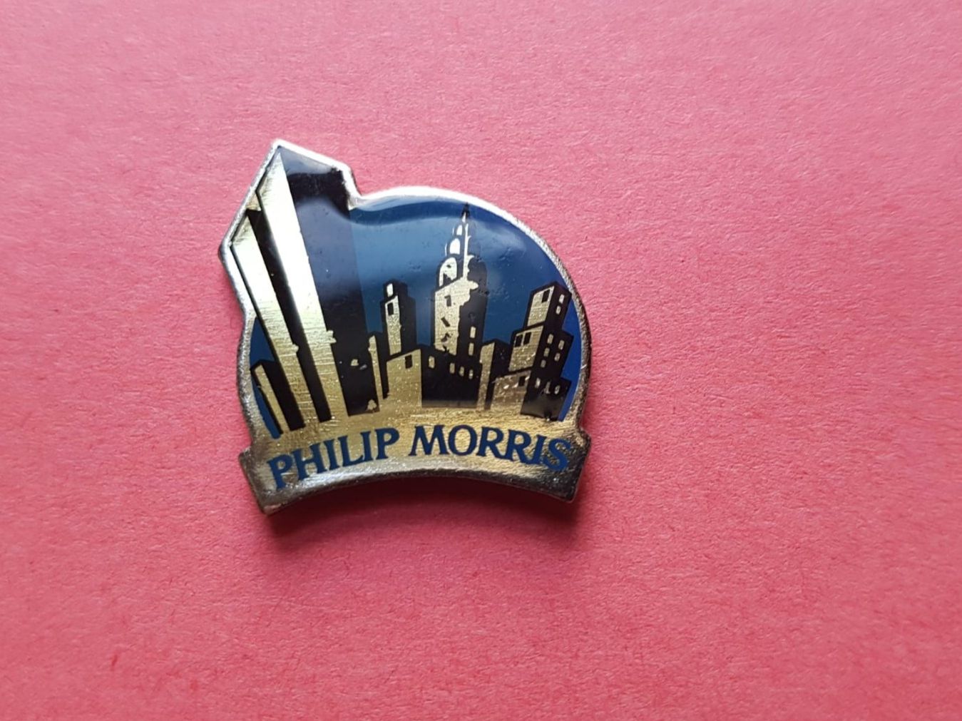 Placchette & Badge: Pins - Tabak -Zigaretten - Philip Morris – Usato da Reinach BL venduto da Dexy62