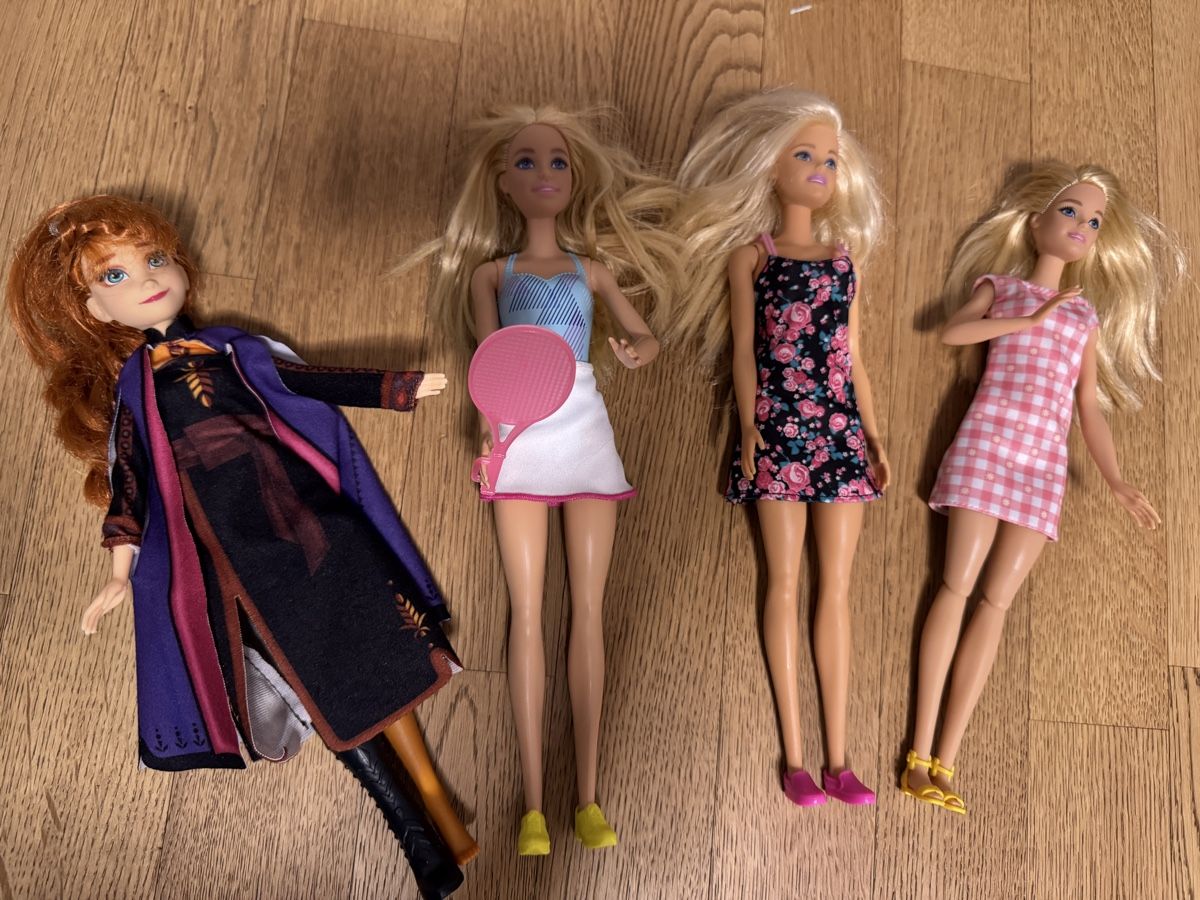 Bambole: 4 Barbies set – Usato da Erlenbach ZH venduto da cha_ppc9 1