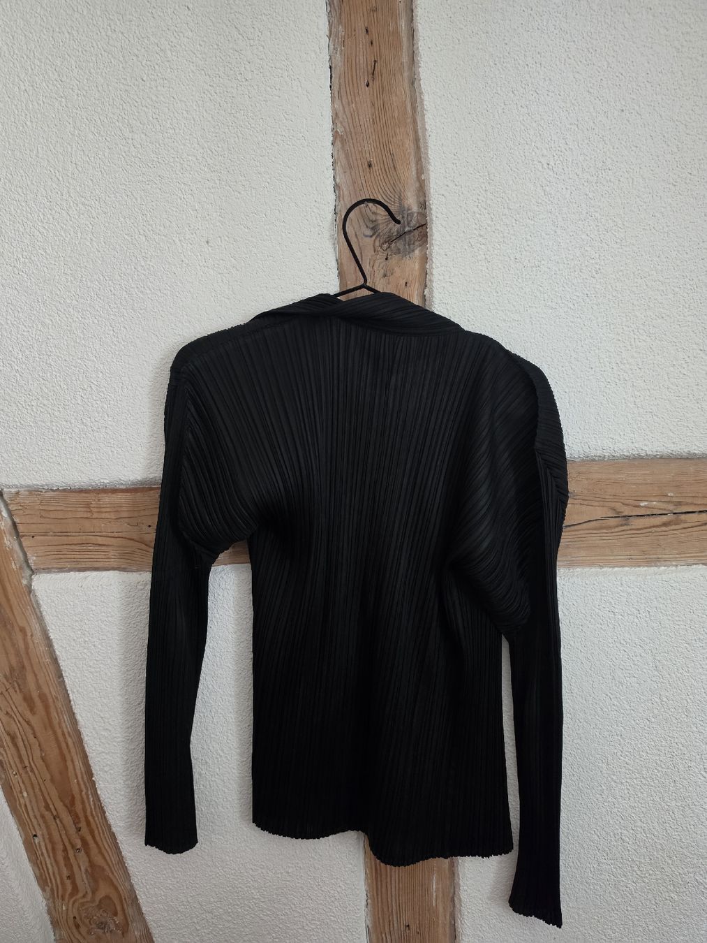 Issey Miyake Camicette: ISSEY MIYAKE   PLEATS PLEASE Schwarze Bluse / Grösse M  – Usato da Zürich venduto da connem 2